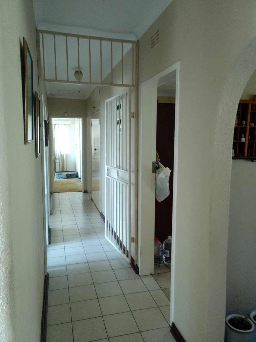 3 Bedroom Property for Sale in Roodekrans Gauteng
