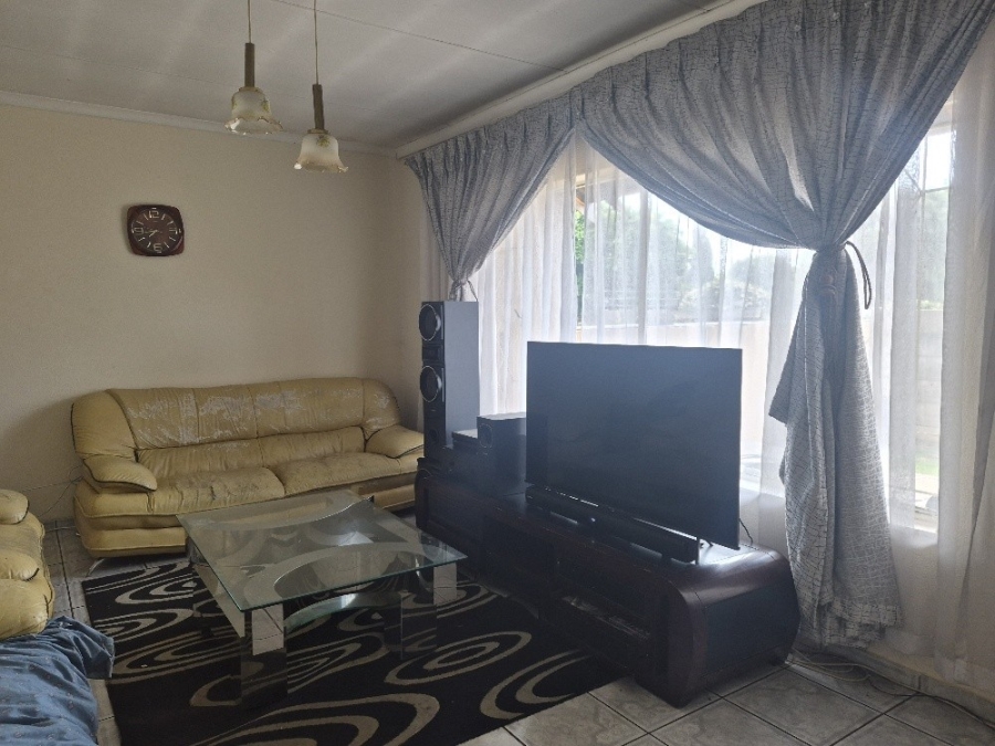 4 Bedroom Property for Sale in Klippoortjie A H Gauteng