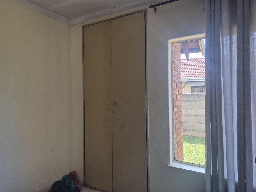 4 Bedroom Property for Sale in Klippoortjie A H Gauteng