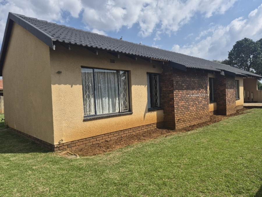 4 Bedroom Property for Sale in Klippoortjie A H Gauteng