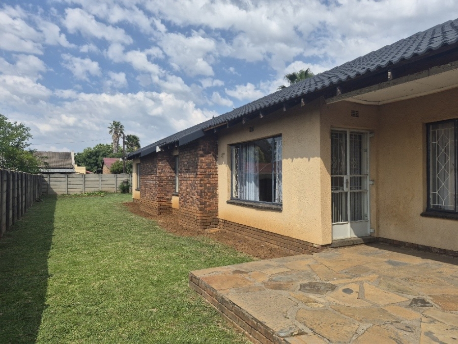 4 Bedroom Property for Sale in Klippoortjie A H Gauteng