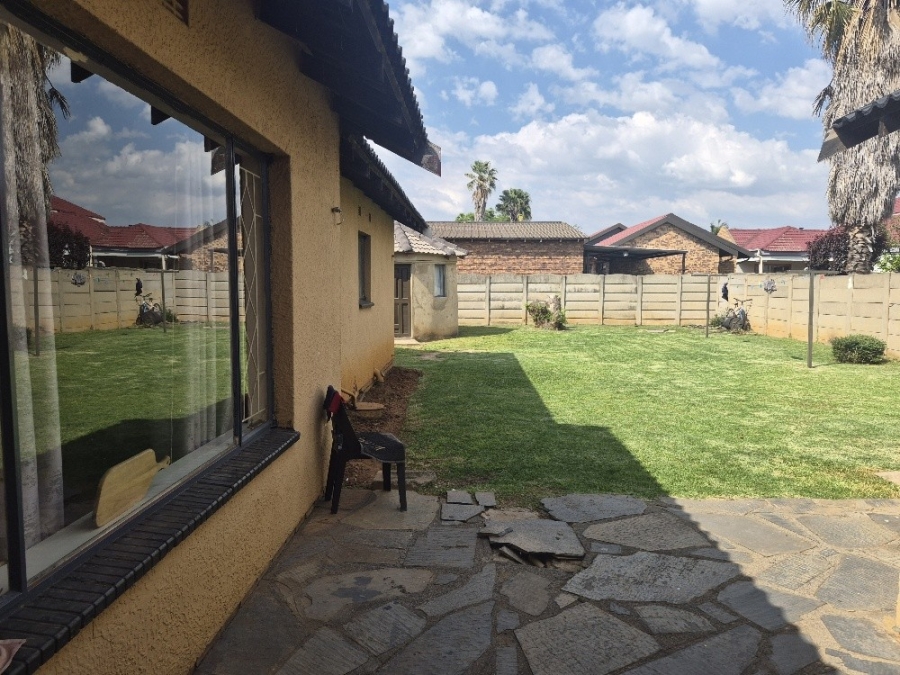 4 Bedroom Property for Sale in Klippoortjie A H Gauteng