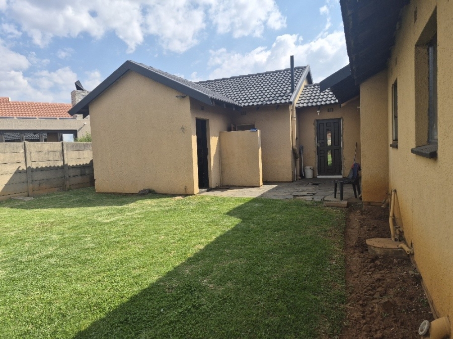 4 Bedroom Property for Sale in Klippoortjie A H Gauteng