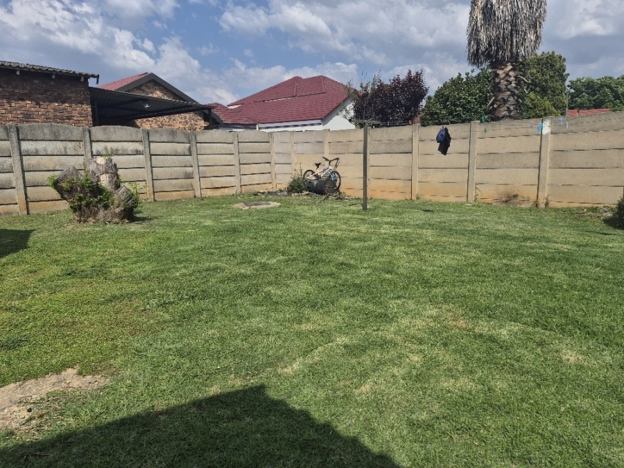 4 Bedroom Property for Sale in Klippoortjie A H Gauteng