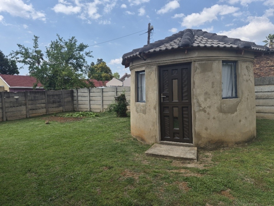 4 Bedroom Property for Sale in Klippoortjie A H Gauteng