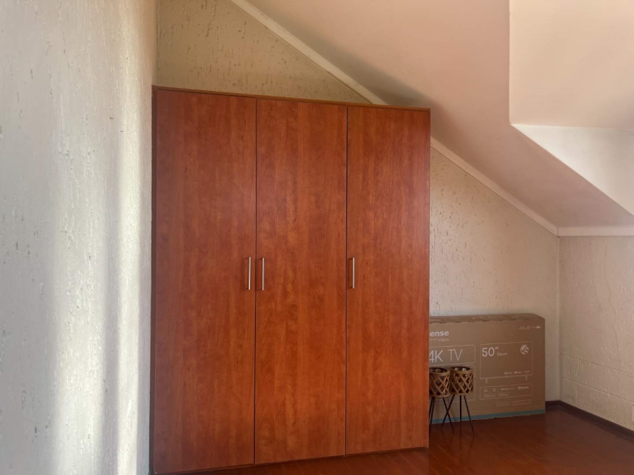 1 Bedroom Property for Sale in Lonehill Gauteng