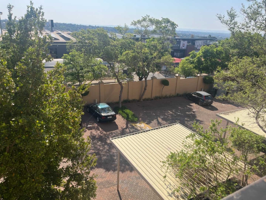 1 Bedroom Property for Sale in Lonehill Gauteng