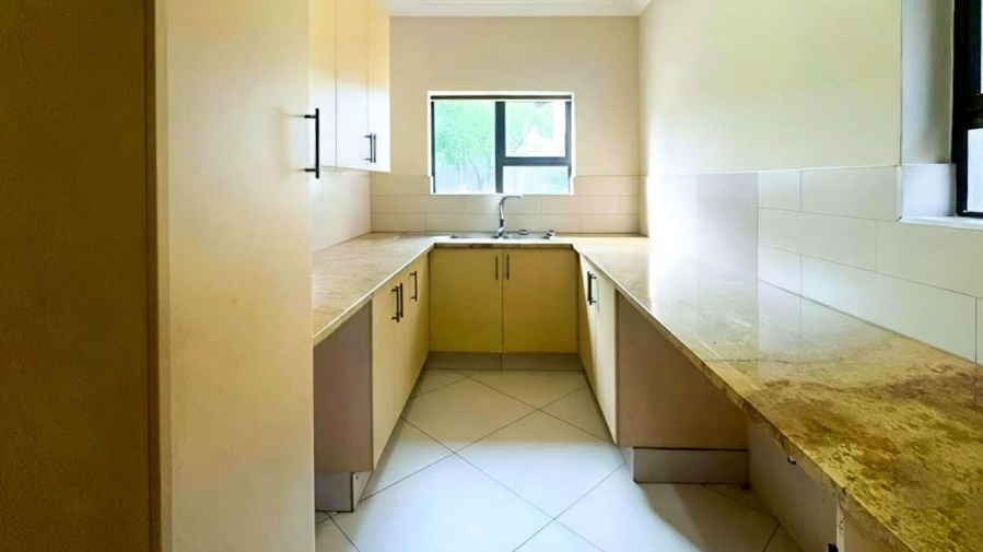 To Let 4 Bedroom Property for Rent in The Wilds Gauteng
