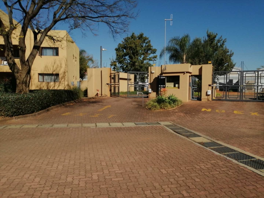 2 Bedroom Property for Sale in Waterkloof Ridge Gauteng
