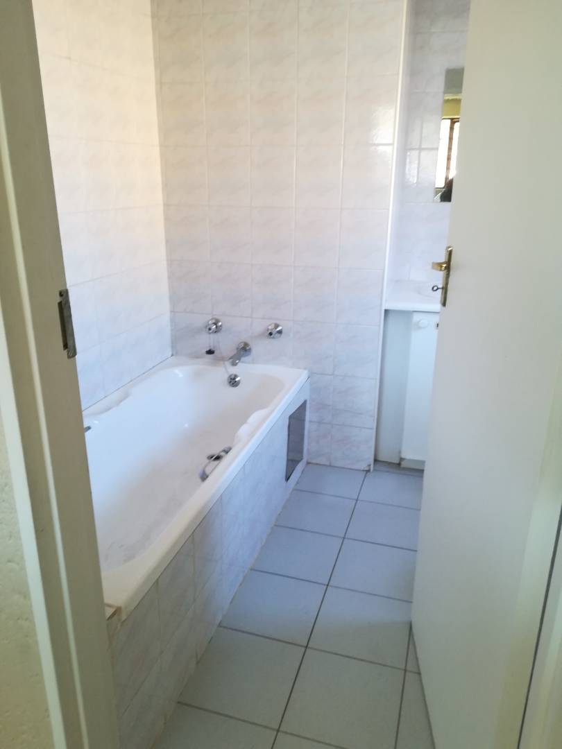 2 Bedroom Property for Sale in Waterkloof Ridge Gauteng