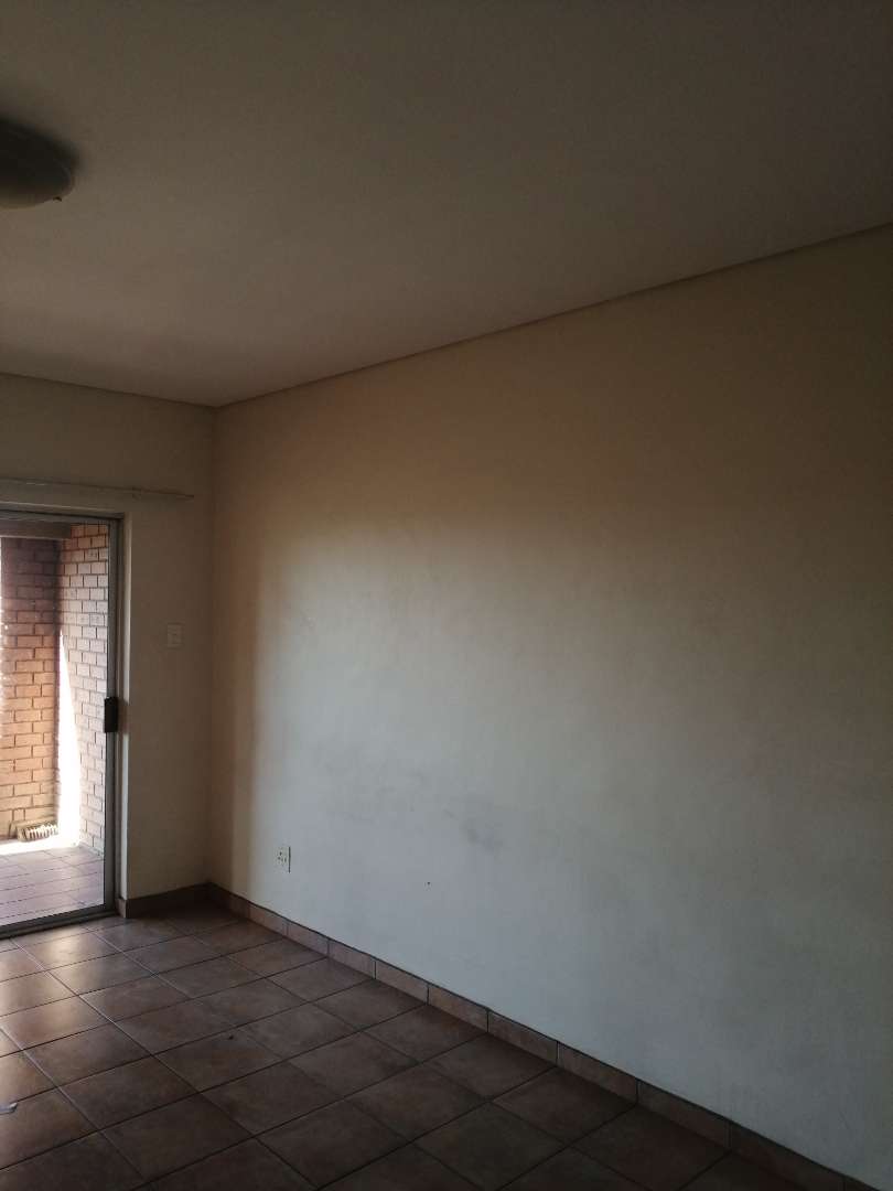 To Let 2 Bedroom Property for Rent in Waterkloof Gauteng