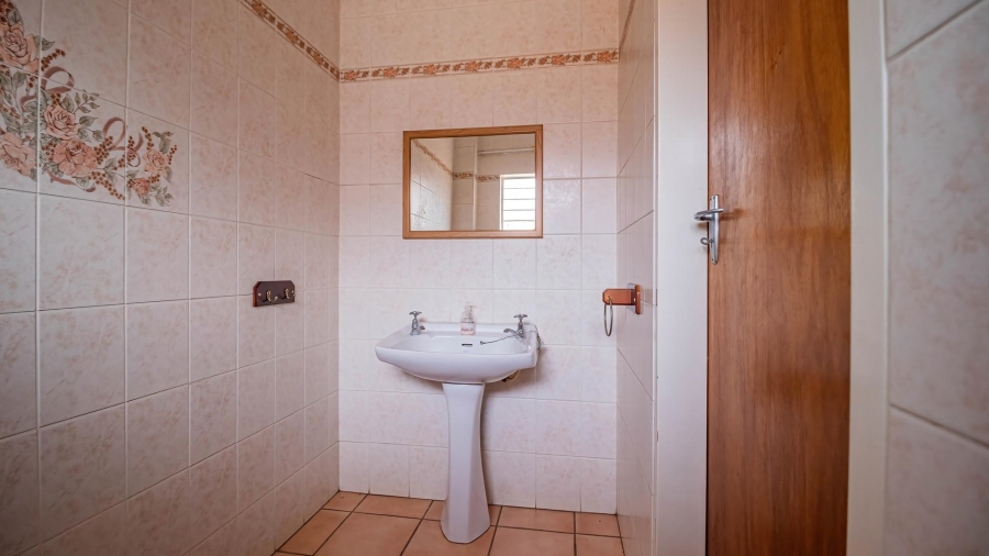 4 Bedroom Property for Sale in Kibler Park Gauteng