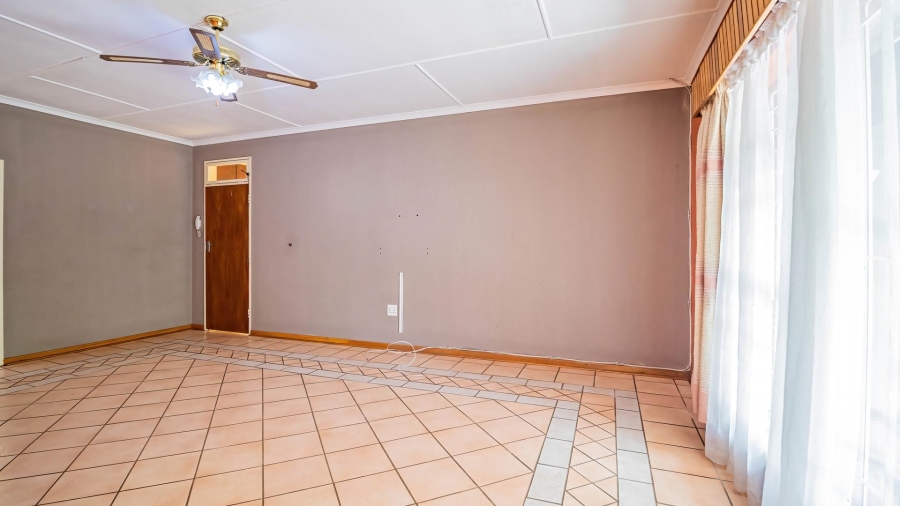4 Bedroom Property for Sale in Kibler Park Gauteng