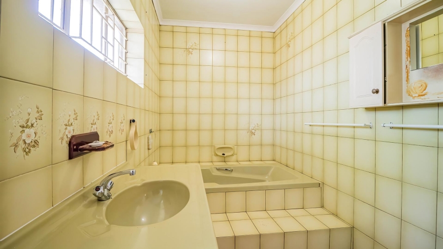 4 Bedroom Property for Sale in Kibler Park Gauteng