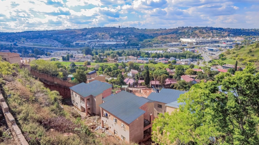 4 Bedroom Property for Sale in Glenvista Gauteng