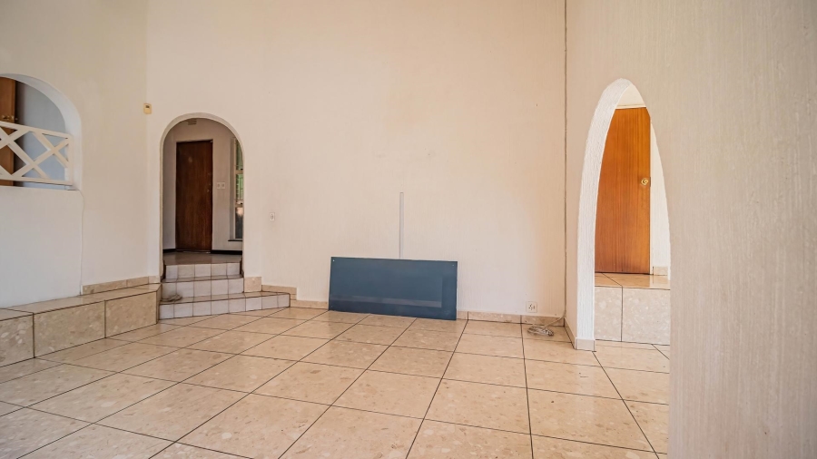 4 Bedroom Property for Sale in Glenvista Gauteng