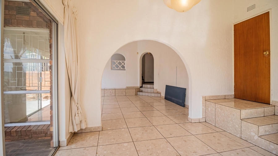 4 Bedroom Property for Sale in Glenvista Gauteng