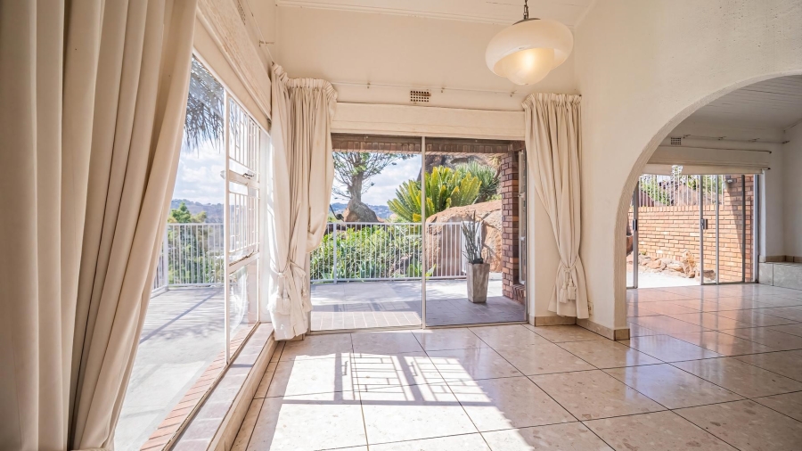 4 Bedroom Property for Sale in Glenvista Gauteng