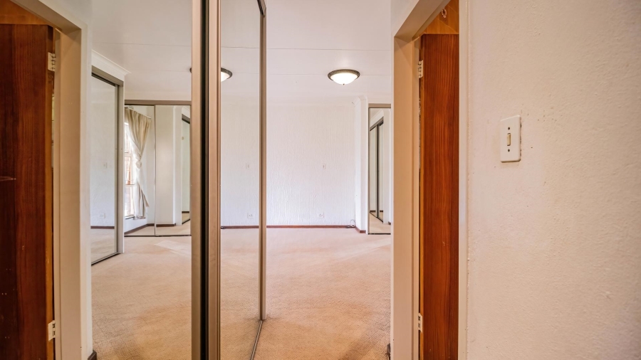 4 Bedroom Property for Sale in Glenvista Gauteng