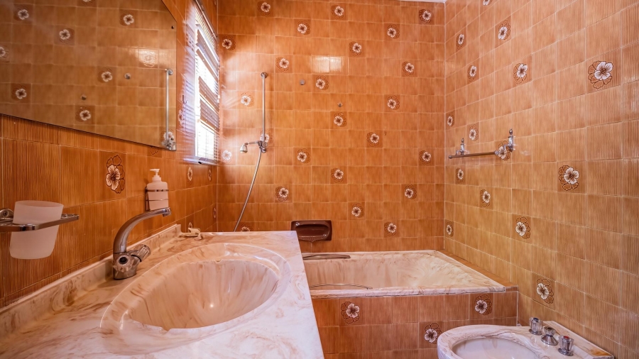 4 Bedroom Property for Sale in Glenvista Gauteng