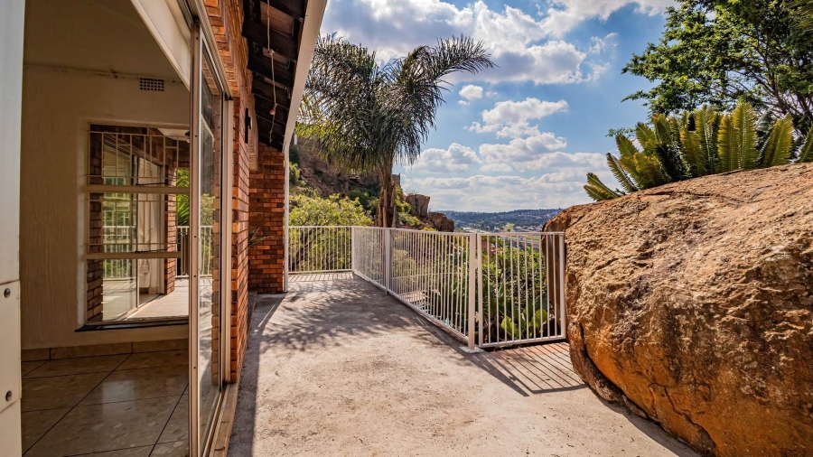 4 Bedroom Property for Sale in Glenvista Gauteng