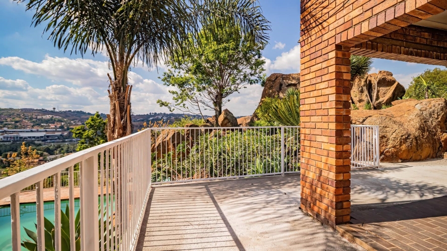 4 Bedroom Property for Sale in Glenvista Gauteng