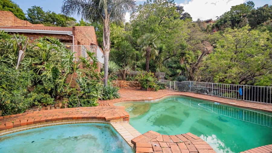 4 Bedroom Property for Sale in Glenvista Gauteng