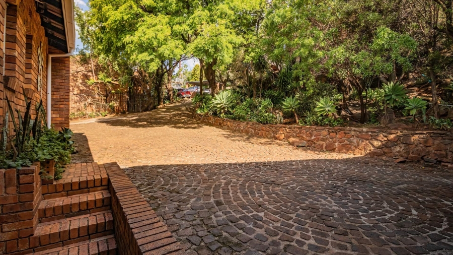 4 Bedroom Property for Sale in Glenvista Gauteng