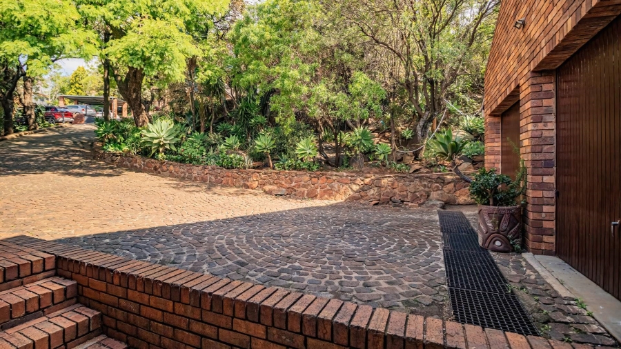 4 Bedroom Property for Sale in Glenvista Gauteng