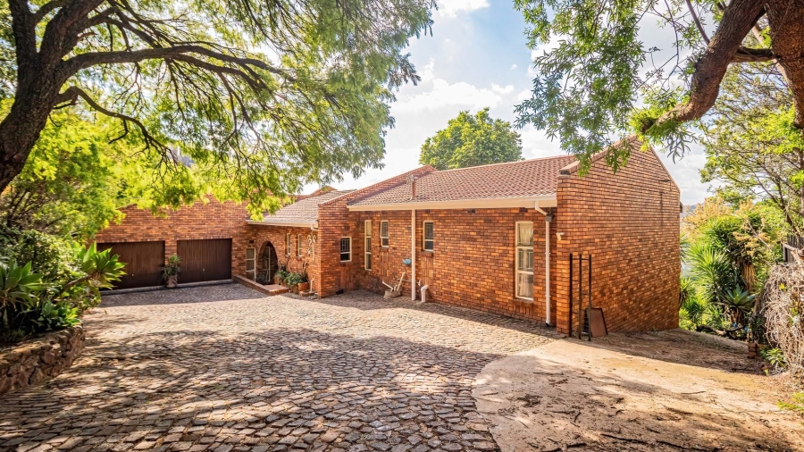 4 Bedroom Property for Sale in Glenvista Gauteng