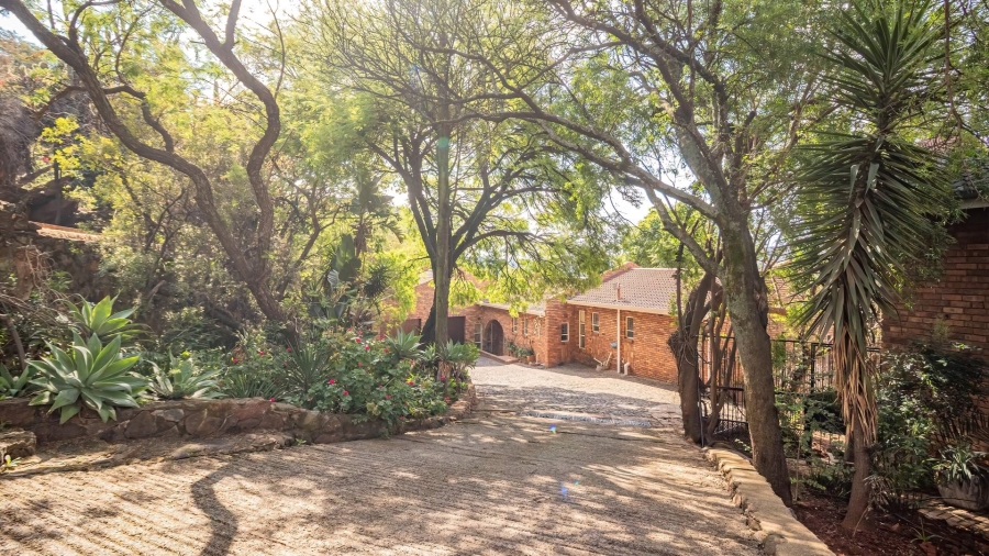 4 Bedroom Property for Sale in Glenvista Gauteng