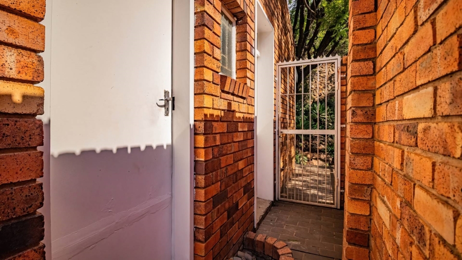 4 Bedroom Property for Sale in Glenvista Gauteng