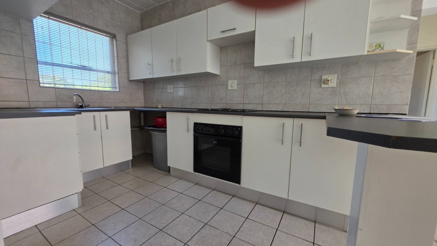 2 Bedroom Property for Sale in New Redruth Gauteng