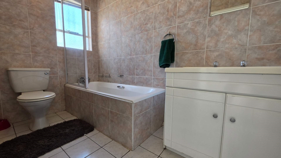 2 Bedroom Property for Sale in New Redruth Gauteng