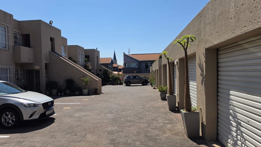 2 Bedroom Property for Sale in New Redruth Gauteng