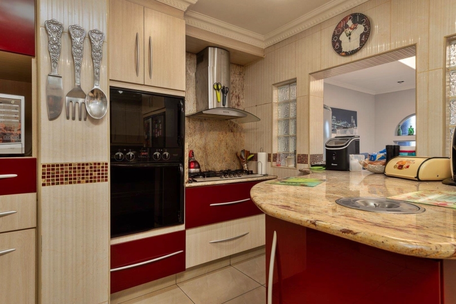 4 Bedroom Property for Sale in Verwoerdpark Gauteng