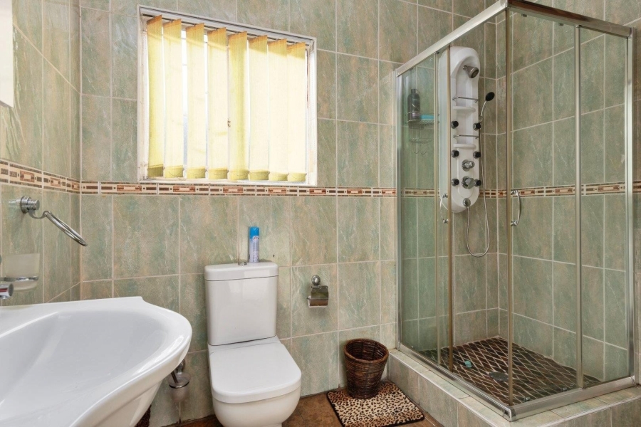 4 Bedroom Property for Sale in Verwoerdpark Gauteng