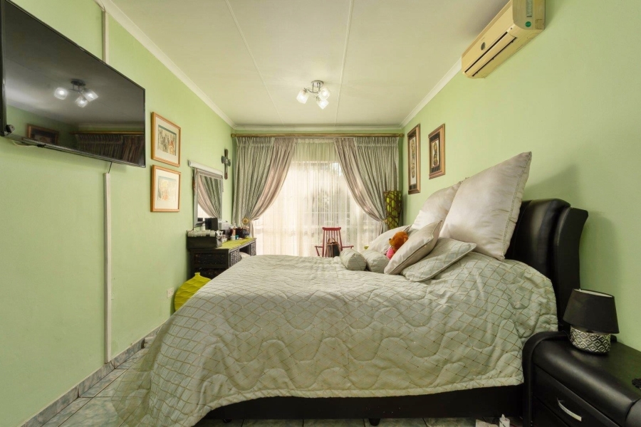 4 Bedroom Property for Sale in Verwoerdpark Gauteng