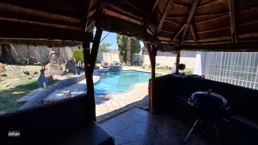 4 Bedroom Property for Sale in Verwoerdpark Gauteng