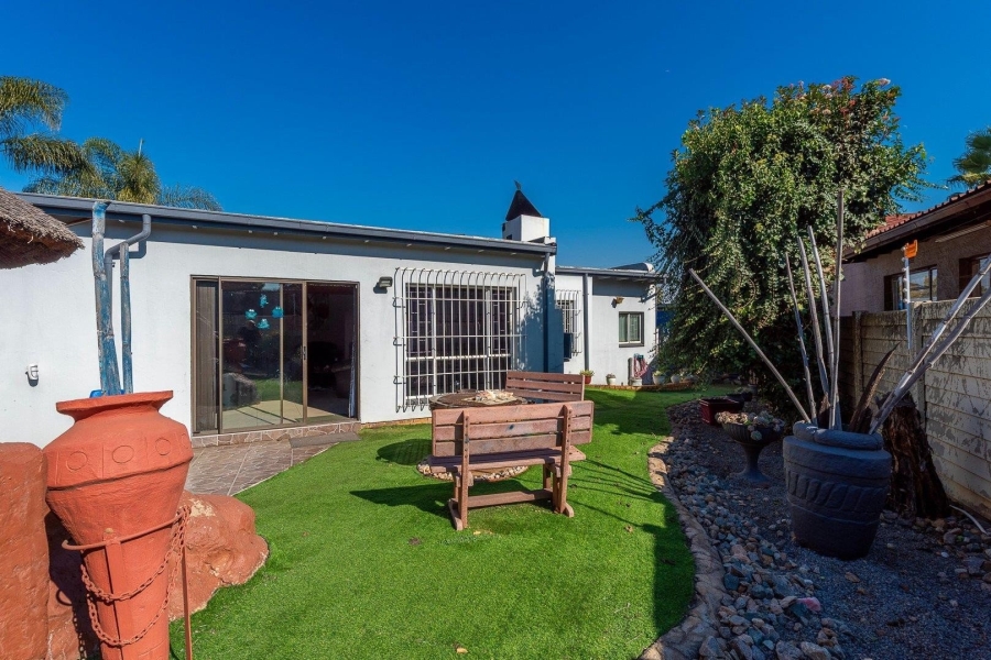 4 Bedroom Property for Sale in Verwoerdpark Gauteng