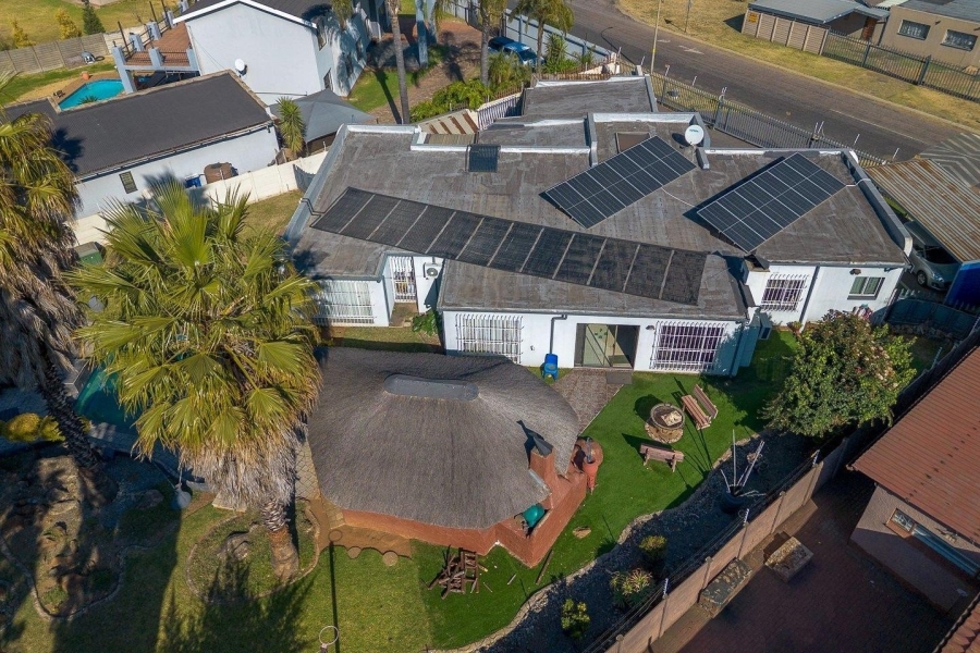 4 Bedroom Property for Sale in Verwoerdpark Gauteng