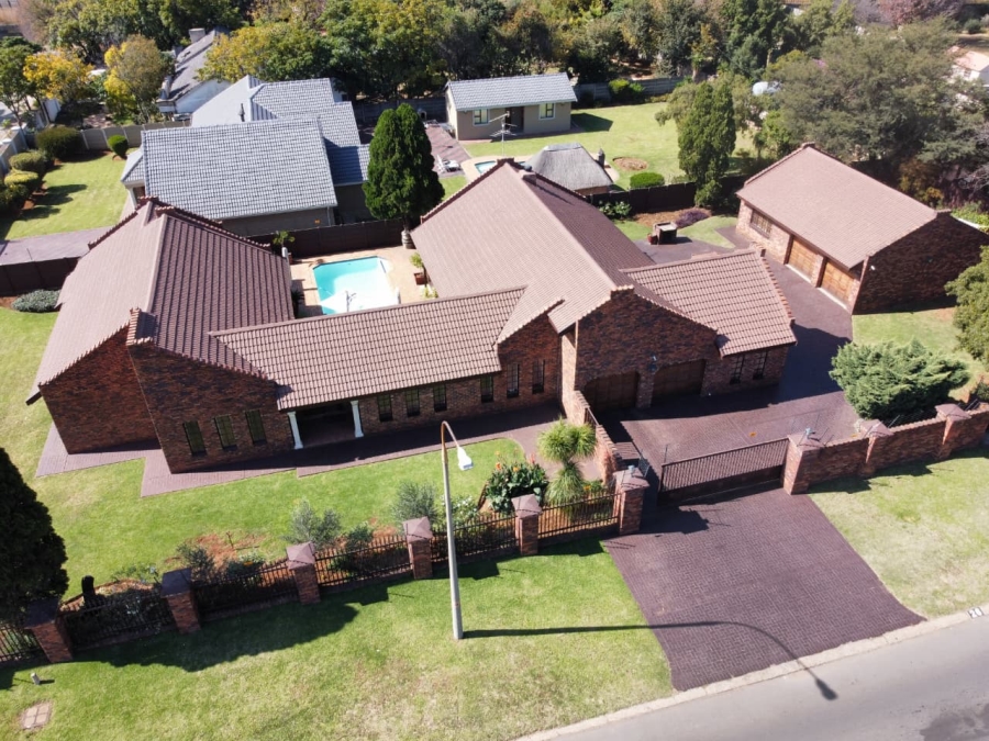 4 Bedroom Property for Sale in Brackenhurst Gauteng