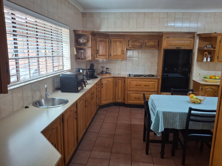 4 Bedroom Property for Sale in Brackenhurst Gauteng
