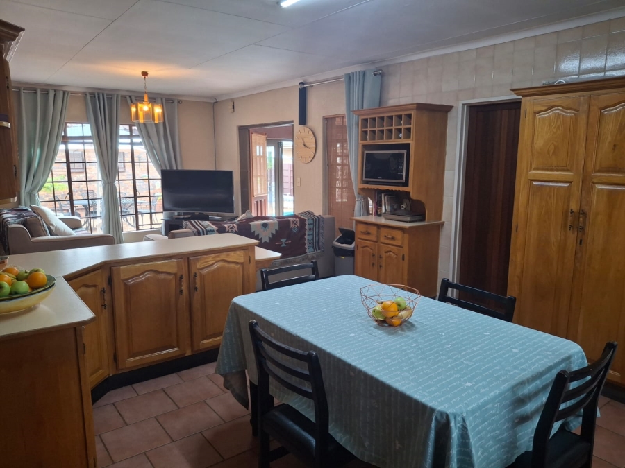 4 Bedroom Property for Sale in Brackenhurst Gauteng