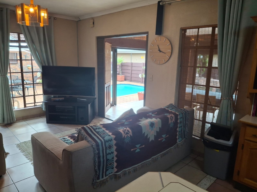 4 Bedroom Property for Sale in Brackenhurst Gauteng