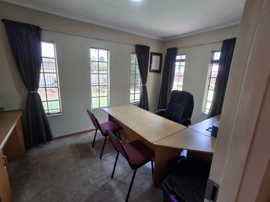 4 Bedroom Property for Sale in Brackenhurst Gauteng