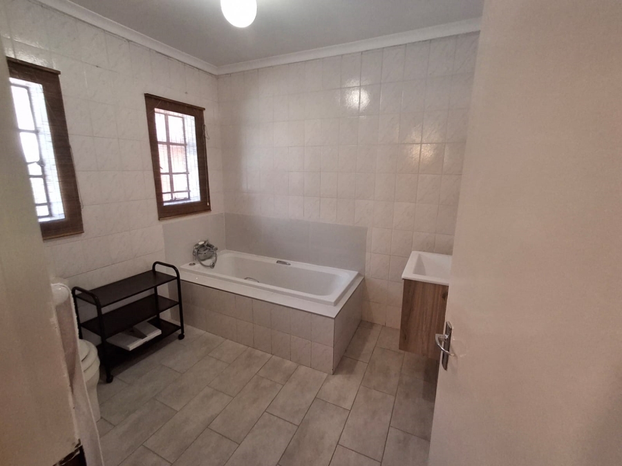4 Bedroom Property for Sale in Brackenhurst Gauteng