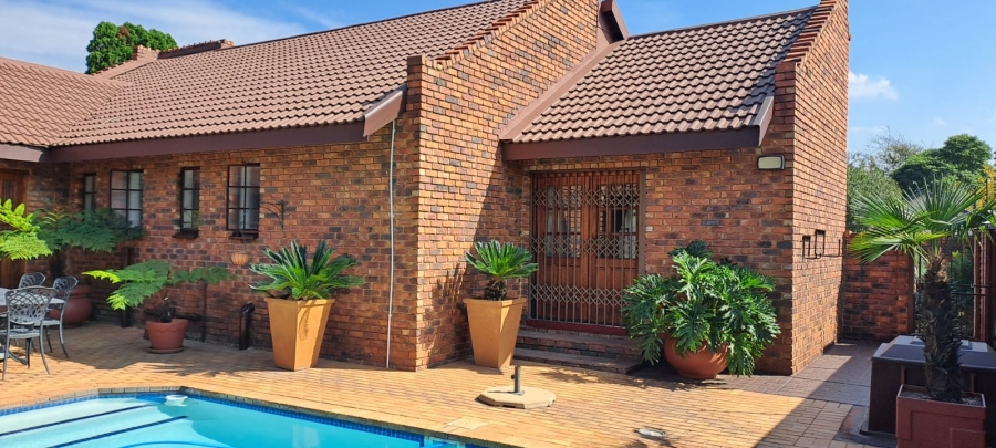 4 Bedroom Property for Sale in Brackenhurst Gauteng