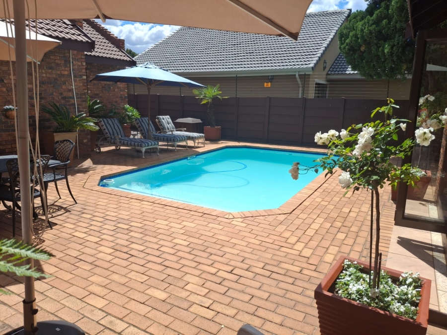 4 Bedroom Property for Sale in Brackenhurst Gauteng