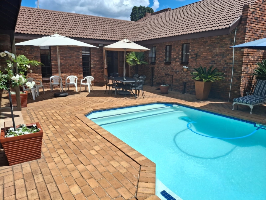 4 Bedroom Property for Sale in Brackenhurst Gauteng